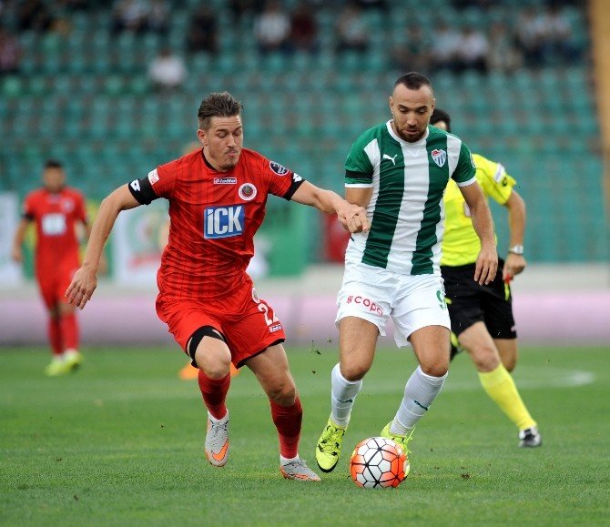 Bursasporlu Futbolcular 3 Gollü Galibiyeti Değerlendirdi