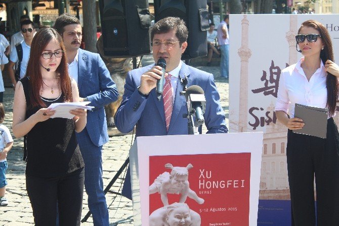 Çin Devlet Sanatçısı Xu Hongfei Heykellerini Ortaköy’de Sergiledi