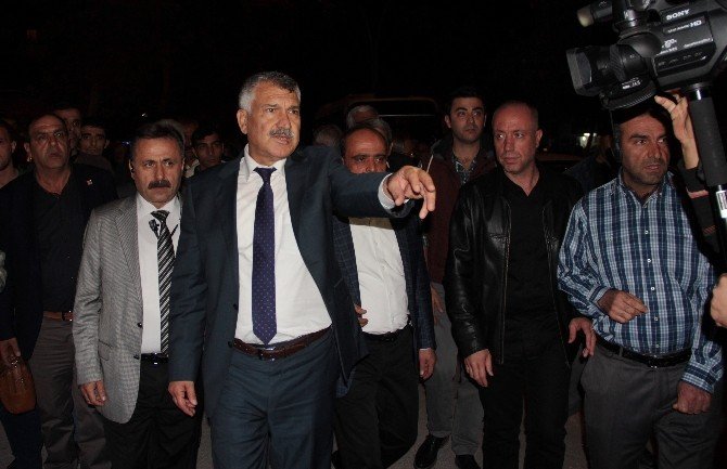 Chp’li Belediye Başkanının Chp İl Yönetim Kurulu Toplantısını Bastığı İddiası