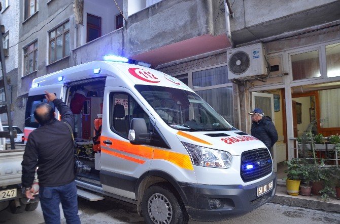 Evinde Ölü Bulundu