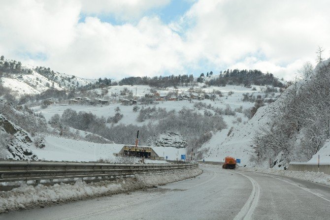 Sinop’ta 118 Köy Yolu Ulaşıma Kapandı