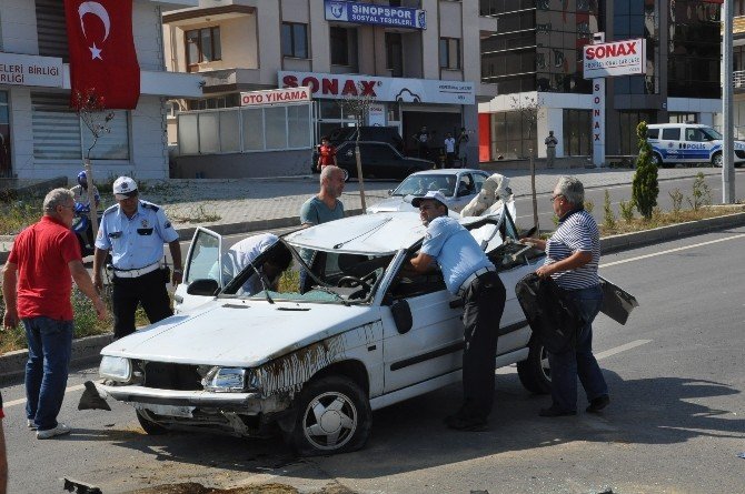 Sinop’ta Otomobil Takla Attı: 1 Yaralı
