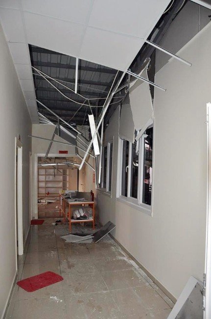 Sinop’ta Yağan Kar Fabrika Çatılarını Çökertti