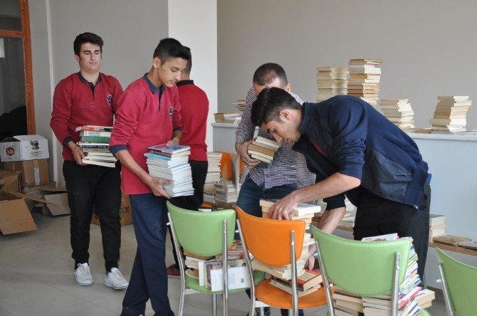 Silopi’de Görevli Öğretmen İstedi, Urla Kaymakamlığı Harekete Geçti
