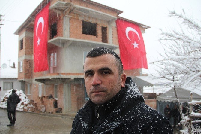 Şehit Polisin Cenazesi Baba Ocağına Getirildi