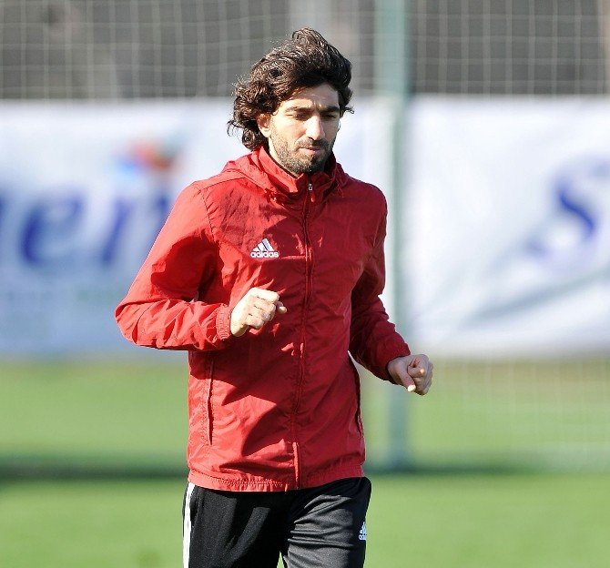 Burhan Eşer: "İkinci Yarıda Gerçek Sivasspor’u Göstermek İstiyoruz"