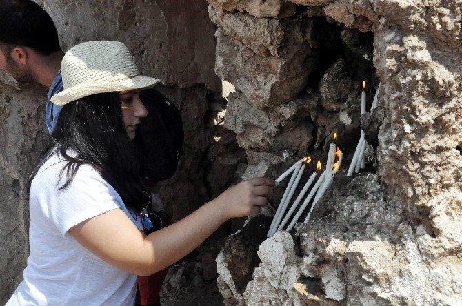 Sivas’ta Ermeniler “Üzüm Kutsanma Bayramını” Kutladı