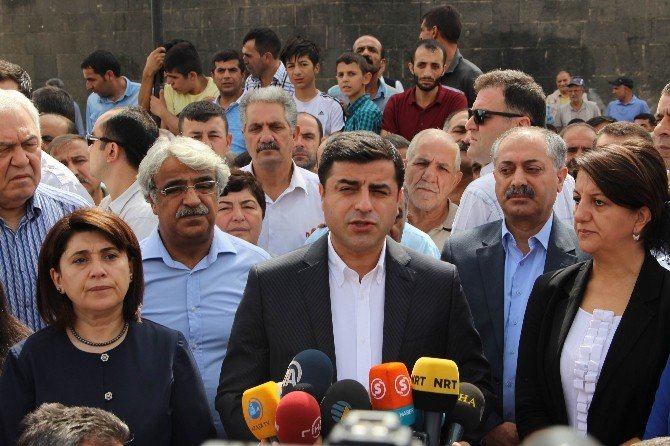 Hdp Eş Genel Başkanı Demirtaş: “Sorunları Diyalogla Çözmeye Hazırız”