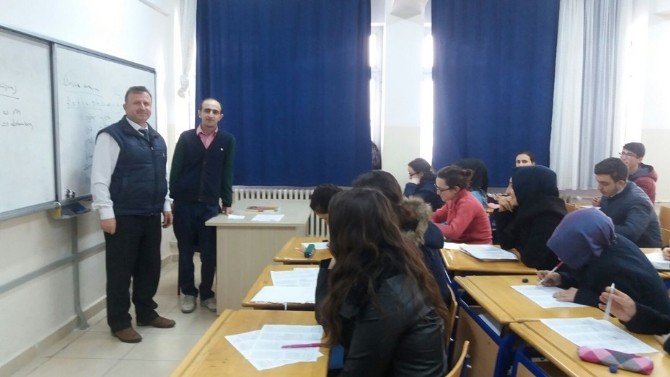 Ygs-lys Hazırlanan Öğrencilere Sömestr Tatilinde Ücretsiz Kurs