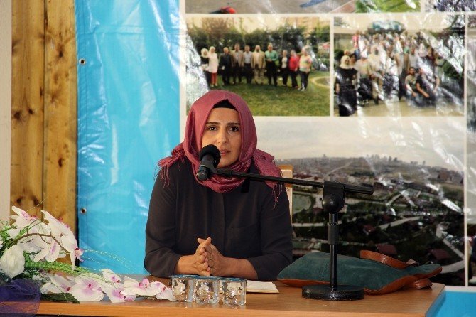 Ak Parti İstanbul Kadın Kolları Başkanı Polat: "Ak Parti Müslümanların Özgürleşmesi İçin Çaba Gösteriyor"