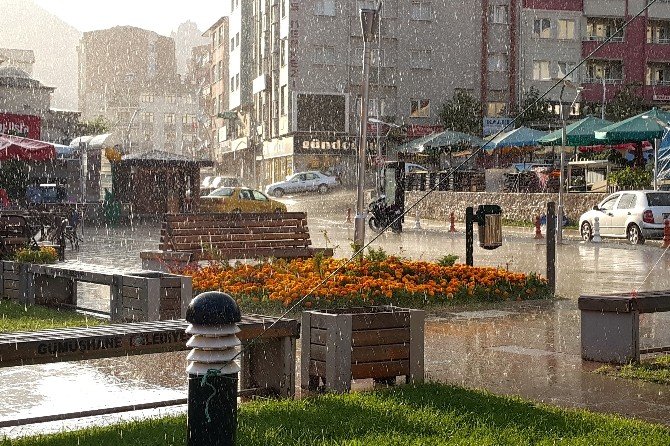 Gümüşhane’ye 46 Gün Sonra Yağmur Yağdı