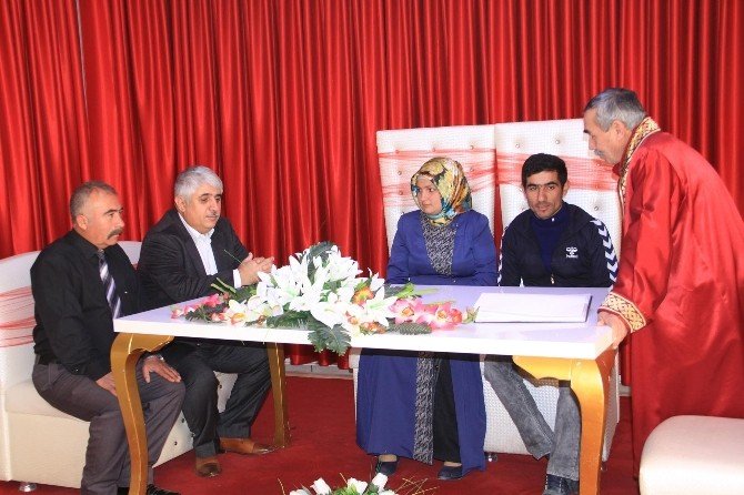 Sorgun’da 495 Çift Nikah Kıyarak Dünyaevine Girid