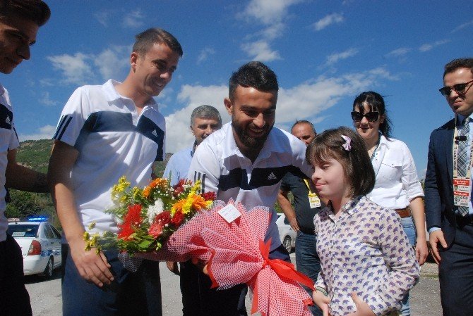 Down Sendromlu Çocuklardan Sivas Belediyespor’a Karşılama