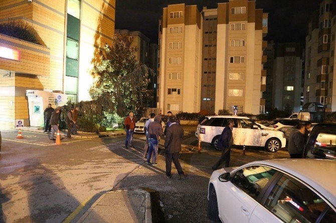 Maçta Hayatını Kaybeden Teknik Direktörün Sevenleri Hastaneye Akın Etti