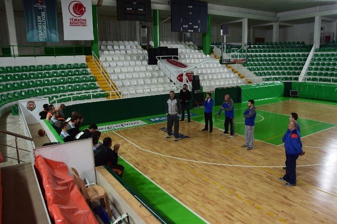 Akın Çorap Yeşilgiresun Belediyespor’un Yeni Başantrenörü İlk İdmana Çıktı