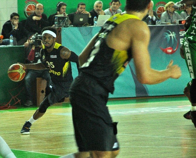 Fenerbahçe Son Saniye Üçlüğü İle Kazandı