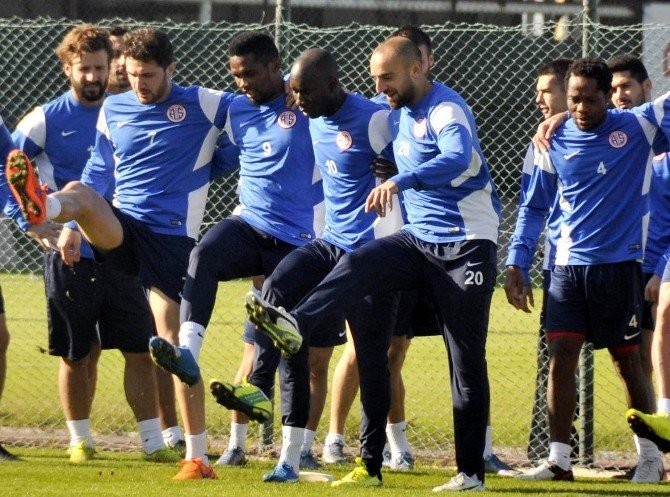 Eto’o Antalyaspor’da Teknik Direktörlüğe Isındı