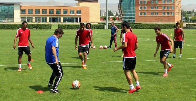 Kayserispor, Hazırlıklarına Ara Vermeden Devam Ediyor