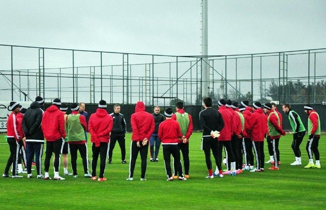 Antalya Kampında Teknik Heyetler Maç Yaptı