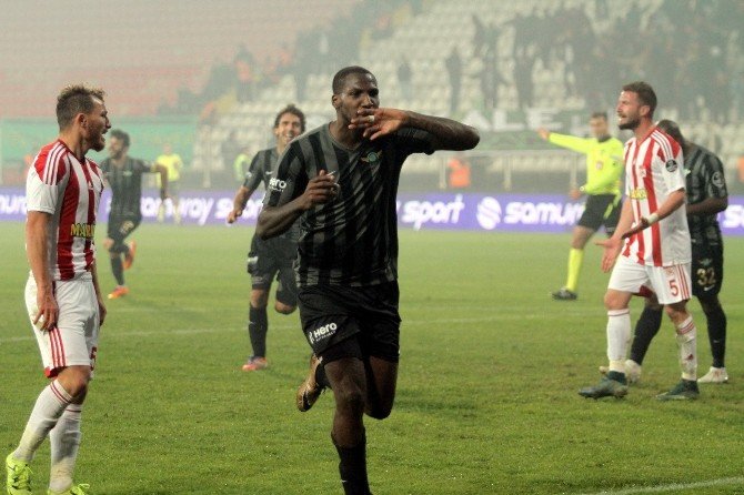 Akhisar’da Douglao’nun Performansı Göz Dolduruyor