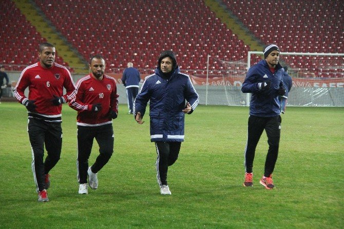 Mersin İdmanyurdu Nurullah Sağlam İle İlk Antrenmanına Çıktı