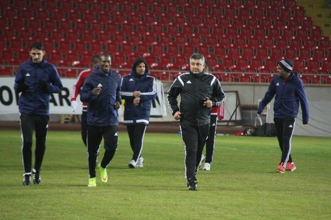 Mersin İdmanyurdu Nurullah Sağlam İle İlk Antrenmanına Çıktı