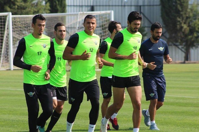 Akhisar Belediyespor’da İzin Bitti