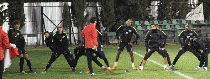 Cihat Arslan: "Galatasaray Maçı Sert Ve Gollü Geçecek"