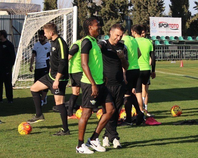 Cihat Arslan: "Bulunduğumuz Yeri Yadırgamıyoruz"