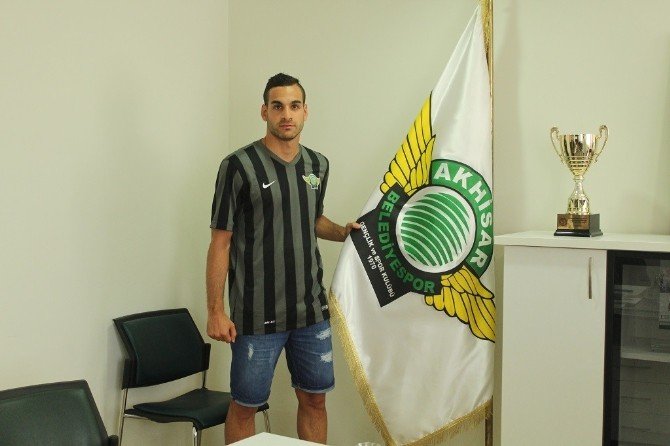 Akhisar Belediyespor Mervan Çelik’i Bitirdi