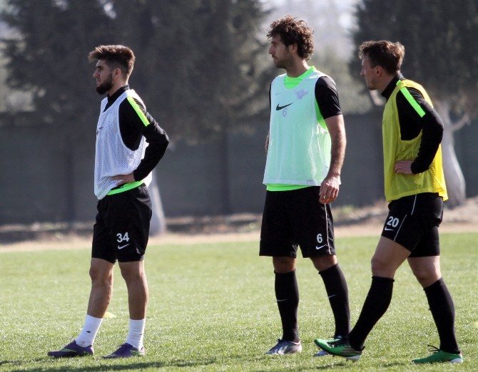 Akhisar Belediyespor’da Soner, İlk Antrenmanına Çıktı