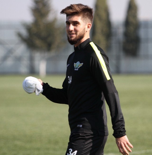 Akhisar Belediyespor’da Soner, İlk Antrenmanına Çıktı