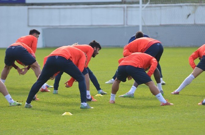 Trabzonspor’da Gençlerbirliği Maçı Hazırlıkları Sürüyor