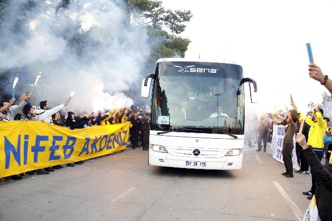 Fenerbahçe’ye Coşkulu Karşılama