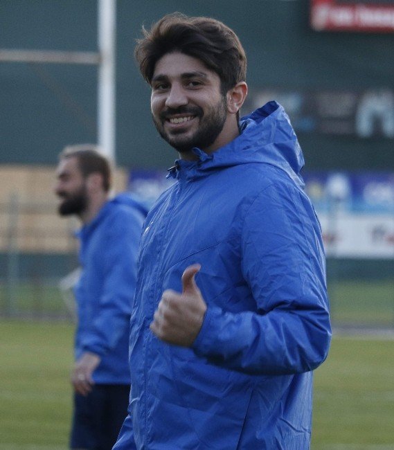 Eto’o, Fenerbahçe’yi Yenen Arkadaşlarını Tebrik Etti