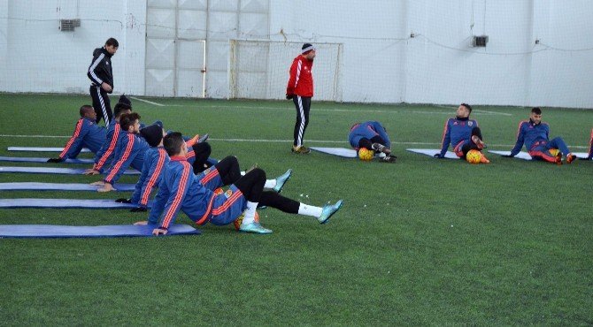 Tolunay Kafkas: "Kayserispor Çok İyi Futbol Oynayan Bir Takım Olarak Sahada Olacak"