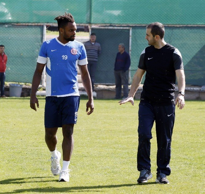 Antalyaspor’da Medicana Sivasspor Mesaisi Devam Ediyor