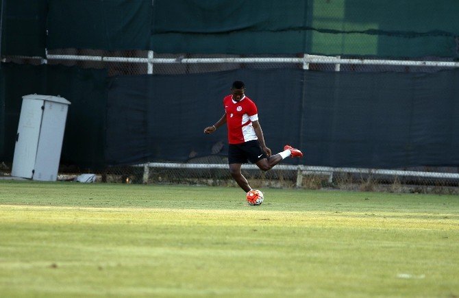 Antalyaspor’da Neşe Kaynağı Eto’o