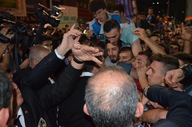 Shota, Kızgın Taraftarların Arasına Girdi