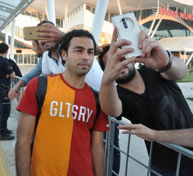 Galatasaray Kafilesi Sivas’ta Coşkuyla Karşılandı