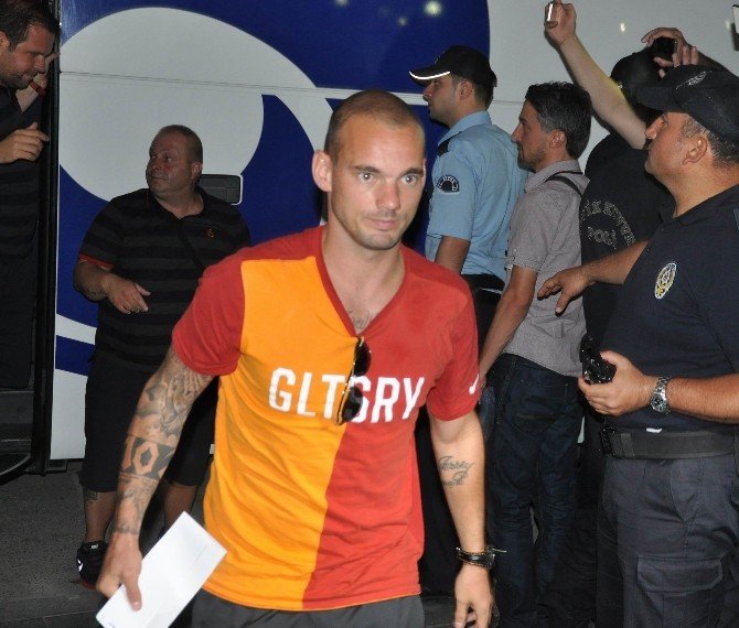 Galatasaray Kafilesi Sivas’ta Coşkuyla Karşılandı