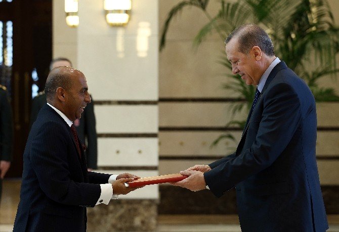 Sri Lanka Büyükelçisi Amza’dan Cumhurbaşkanı Erdoğan’a Güven Mektubu