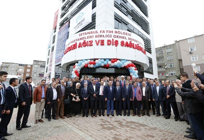 Bakan Müezzinoğlu, Sultangazi Ağız Dış Sağlığı Merkezi’nin Açılış Törenine Katıldı