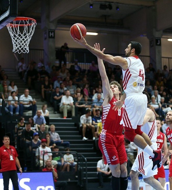 Milliler Kötü Başladı