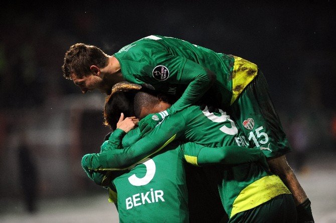 Hamzaoğlu Bursaspor’u Şaha Kaldırdı