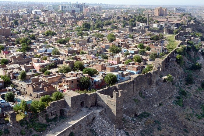 Sur İlçesindeki Çatışmalar Tarihi Vurdu