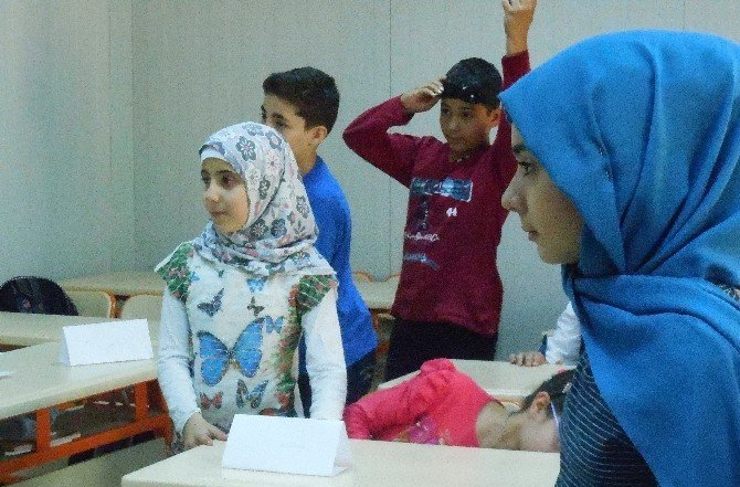 Ders Zili Suriyeli Çocuklar İçin De Çaldı
