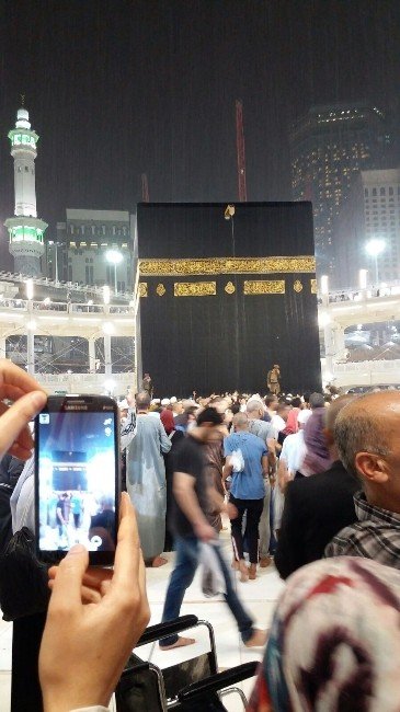 Kabe’de Yağmur Sevinci