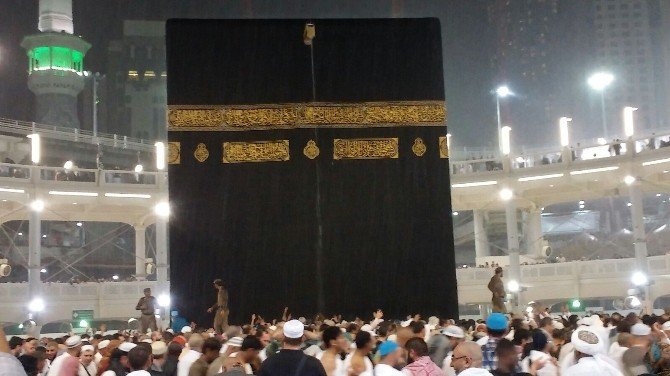 Kabe’de Yağmur Sevinci