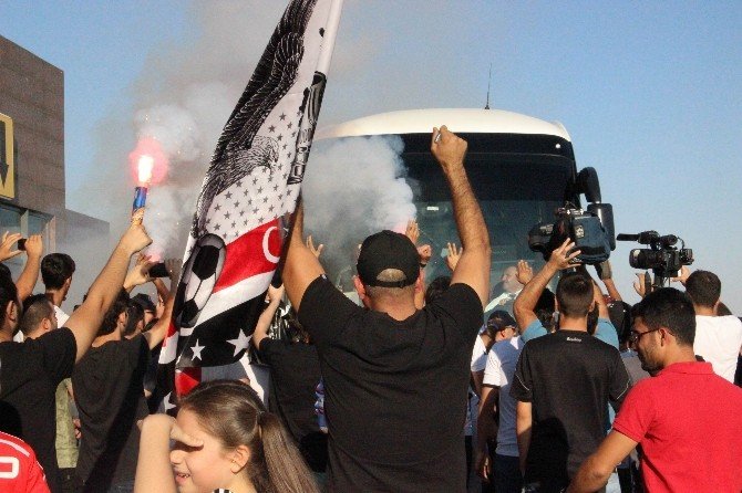 Beşiktaş’a Gaziantep’te Coşkulu Karşılama